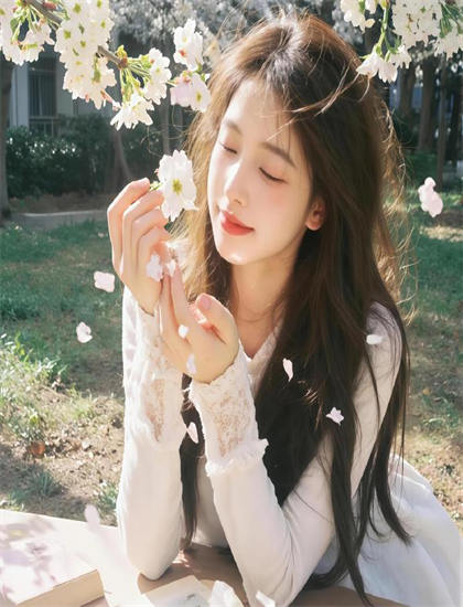 《奥利维亚罗德里戈：情歌少女》的艺术：美学价值与创作技巧探讨